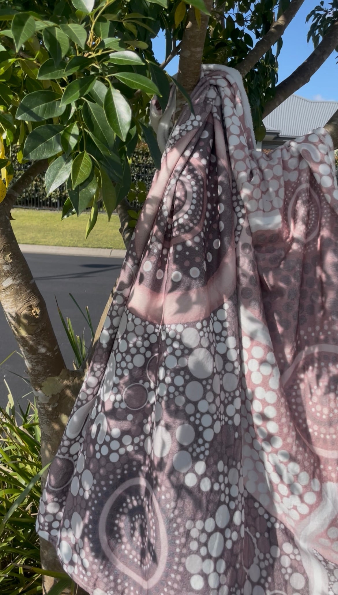 'Bloodlines' Throw blanket